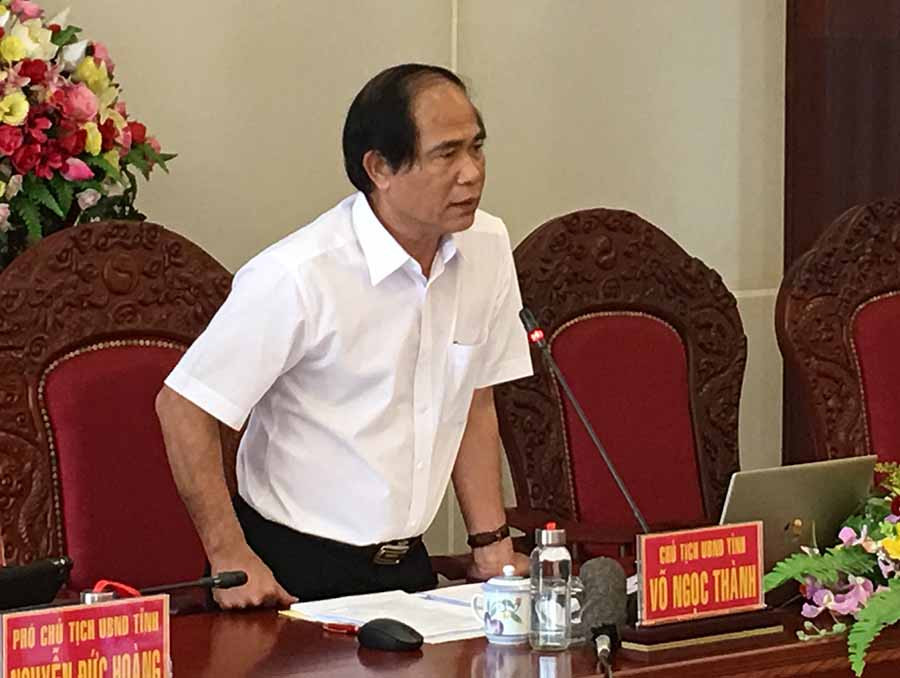 Chủ tịch UBND tỉnh Võ Ngọc Thành chỉ đạo Các huyện phải kịp thời triển khai hỗ trợ cho người dân có heo bị dịch bệnh. Ảnh: H.D Chủ tịch UBND tỉnh Võ Ngọc Thành chỉ đạo Các huyện phải kịp thời triển khai hỗ trợ cho người dân có heo bị dịch bệnh. Ảnh: H.D
