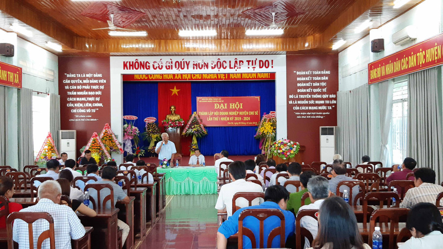 Quang cảnh Đại hội Hội Doanh nghiệp huyện Chư Sê lần thứ nhất, nhiệm kỳ 2019-2024. Ảnh: Anh Quân