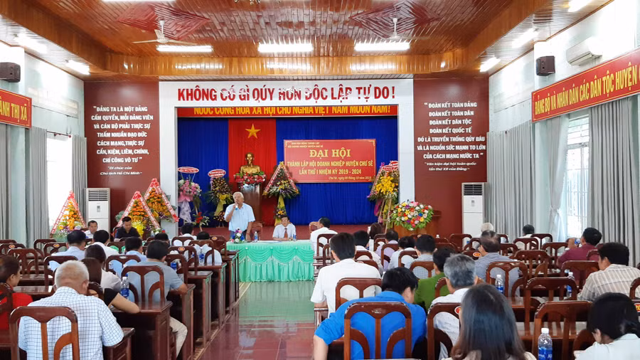 Quang cảnh Đại hội Hội Doanh nghiệp huyện Chư Sê lần thứ nhất, nhiệm kỳ 2019-2024. Ảnh: Anh Quân