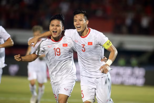 Quế Ngọc Hải (phải) nhiều khả năng sẽ sát cánh cùng Quang Hải ở SEA Games 2019 - Ảnh: N.K.