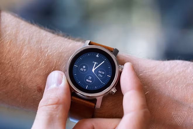 Mẫu đồng hồ thông minh Moto 360 sẽ quay trở lại - Ảnh: The Verge