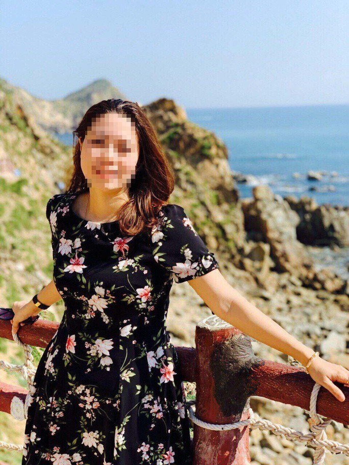 Nữ trưởng phòng dùng bằng của chị để thăng tiến. Ảnh Facebook