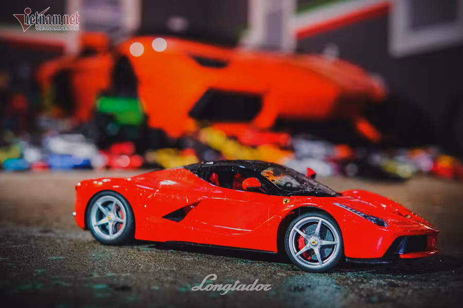 Bentley mê siêu xe giống hệt bố Long Trần. Ảnh: Longtador