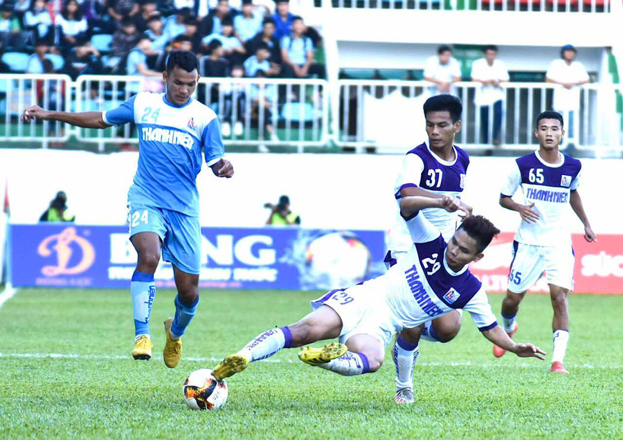 Trận đấu đã diễn ra kịch tính đến những phút cuối cùng. Ảnh: Văn Ngọc