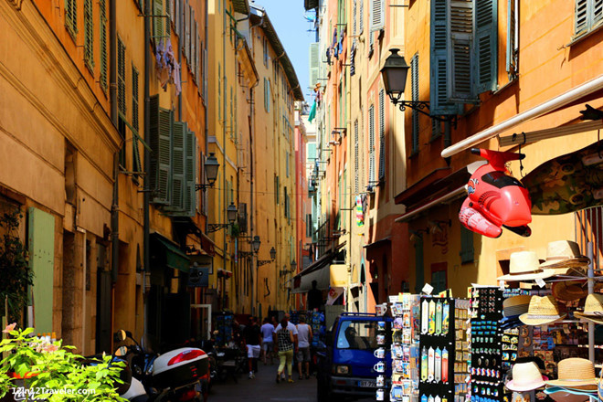 Phố cổ Nice là nơi nổi tiếng với nhiều công trình có tuổi đời từ rất lâu Phố cổ Nice là nơi nổi tiếng với nhiều công trình có tuổi đời từ rất lâu