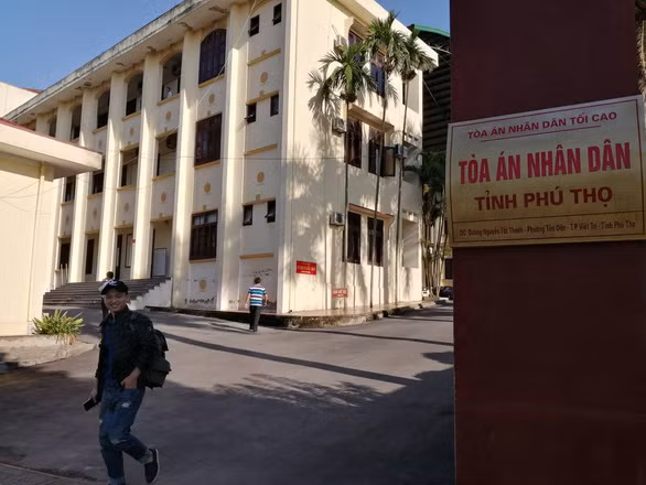  TAND tỉnh Phú Thọ đang xử kín cựu hiệu trưởng dâm ô nhiều nam sinh - Ảnh: GIANG LONG