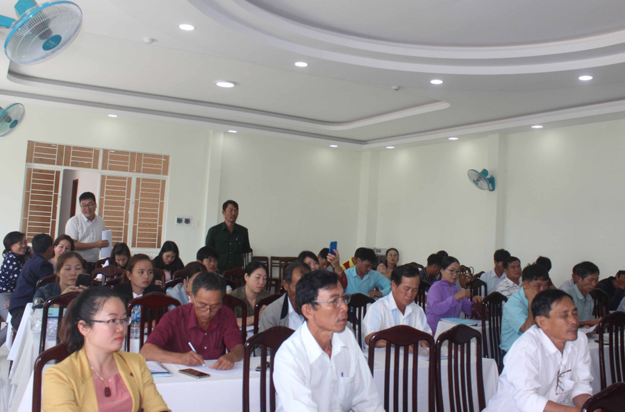 Các HTX đang lắng nghe doanh nghiệp trao đổi phương thức liên kết sản xuất. Ảnh: Nguyễn Diệp Các HTX đang lắng nghe doanh nghiệp trao đổi phương thức liên kết sản xuất. Ảnh: Nguyễn Diệp