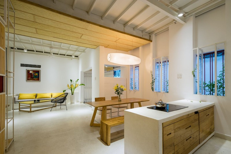 Không gian nấu nướng và trò chuyện của 3 chị em vào cuối tuần. Không gian nấu nướng và trò chuyện của 3 chị em vào cuối tuần.