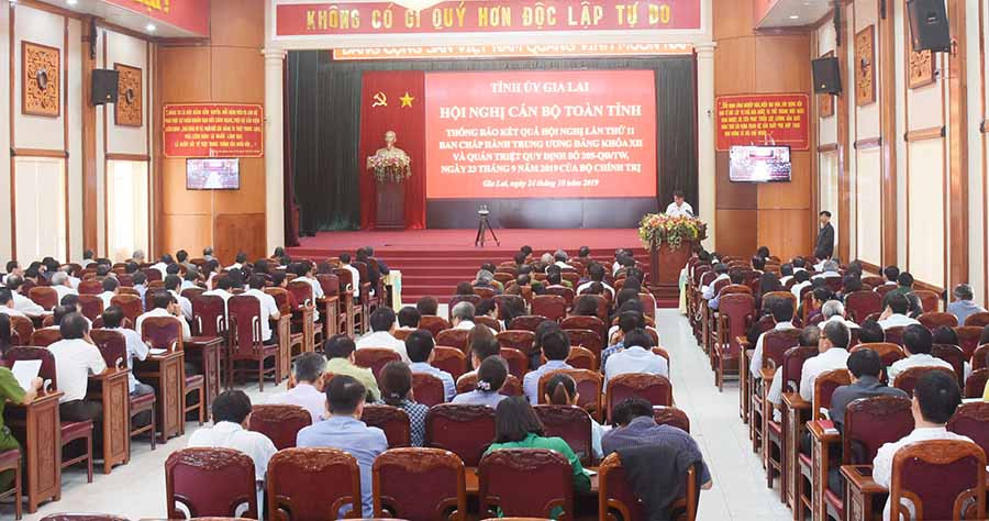 Quang cảnh hội nghị cán bộ toàn tỉnh thông báo kết quả kỳ họp lần thứ 11 Ban Chấp hành Trung ương Đảng khóa XII. Ảnh: M.N Quang cảnh hội nghị cán bộ toàn tỉnh thông báo kết quả kỳ họp lần thứ 11 Ban Chấp hành Trung ương Đảng khóa XII. Ảnh: M.N