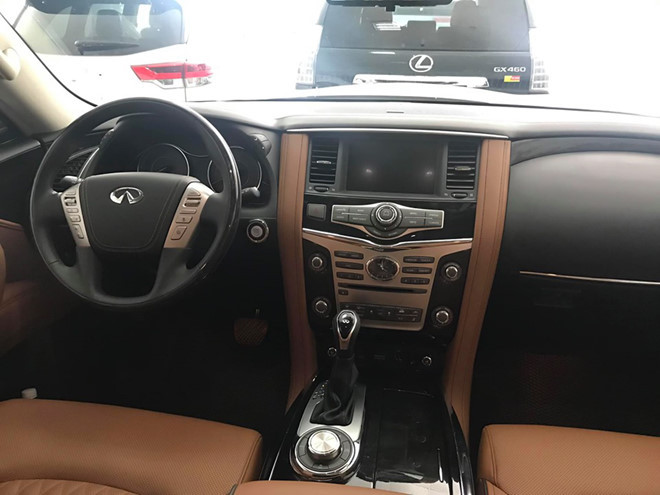 Nội thất Infiniti QX80 mới có nhiều chi tiết sang trọng nhưng đường nét đơn giản, dễ sử dụng