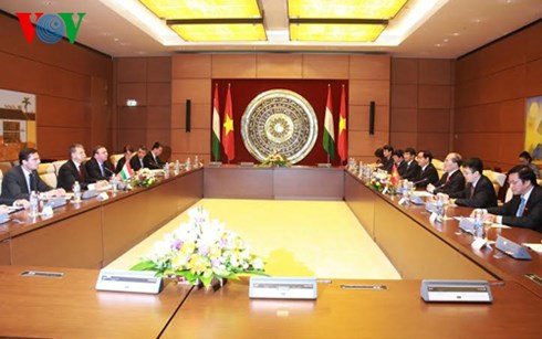 Chủ tịch Quốc hội tiến hành hội đàm Chủ tịch Quốc hội tiến hành hội đàm