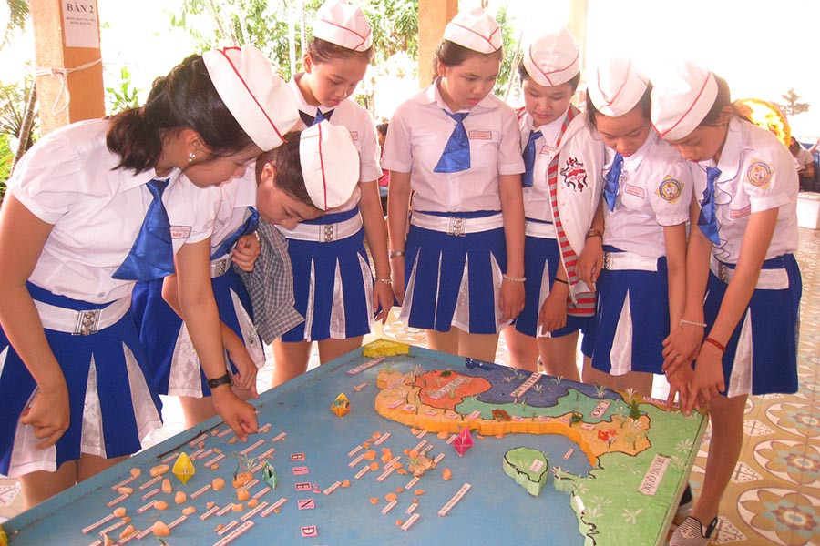 Trường học linh hoạt tổ chức các hoạt động giáo dục chủ quyền biển-đảo một cách phong phú và đa dạng, đúng định hướng. Ảnh: Đại Thắng  Trường học linh hoạt tổ chức các hoạt động giáo dục chủ quyền biển-đảo một cách phong phú và đa dạng, đúng định hướng. Ảnh: Đại Thắng