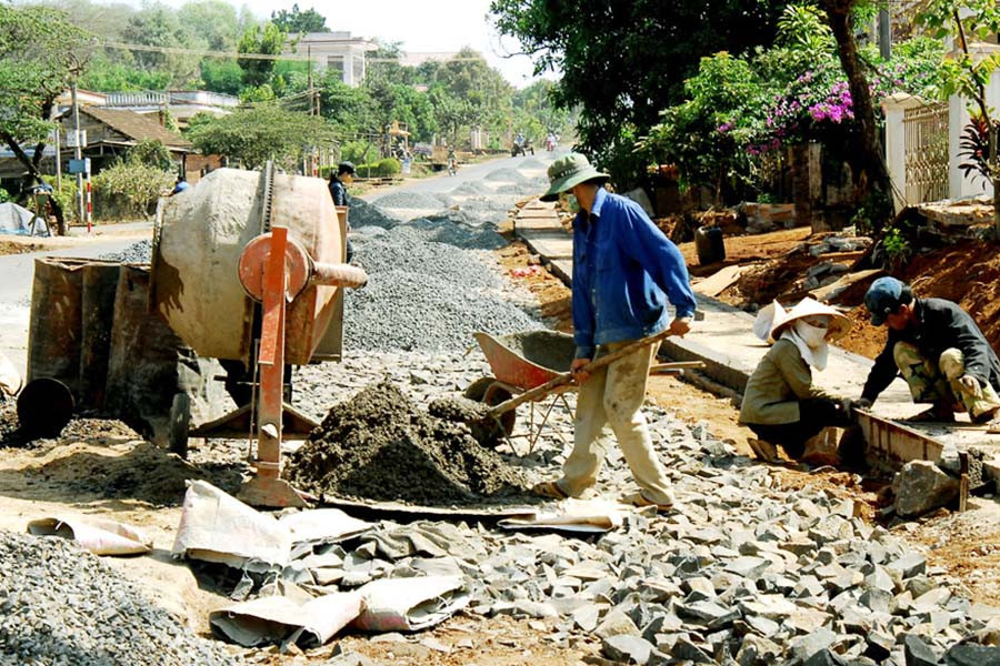 Nhiều dự án đầu tư xây dựng cơ bản chậm triển khai làm ảnh hưởng đến đời sống người dân (ảnh minh họa) Nhiều dự án đầu tư xây dựng cơ bản chậm triển khai làm ảnh hưởng đến đời sống người dân (ảnh minh họa)