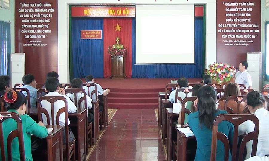 Hội nghị tập huấn chương trình MTQG xây dựng NTM. Ảnh: Hoàng Viên