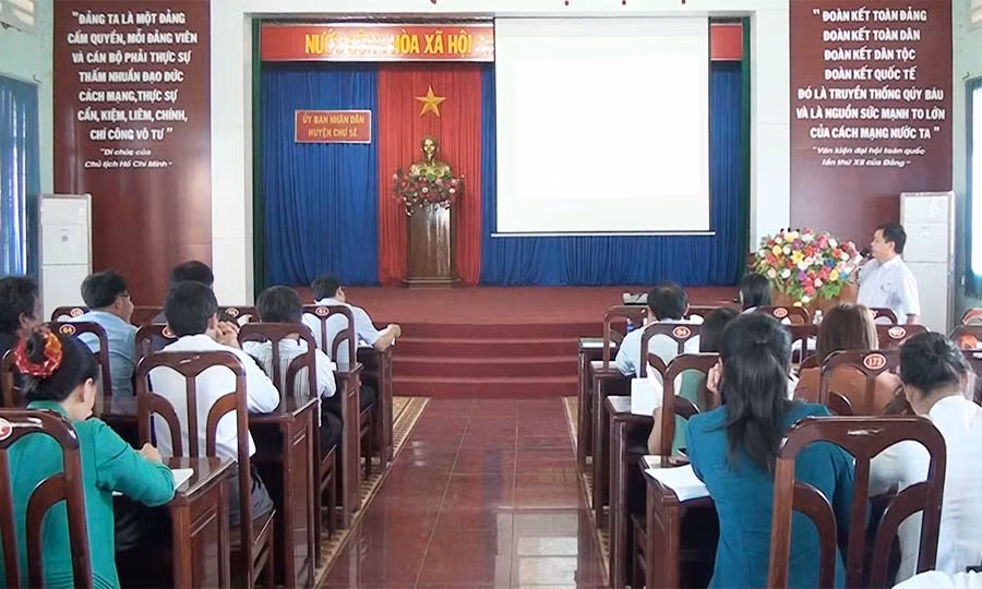 Hội nghị tập huấn chương trình MTQG xây dựng NTM. Ảnh: Hoàng Viên