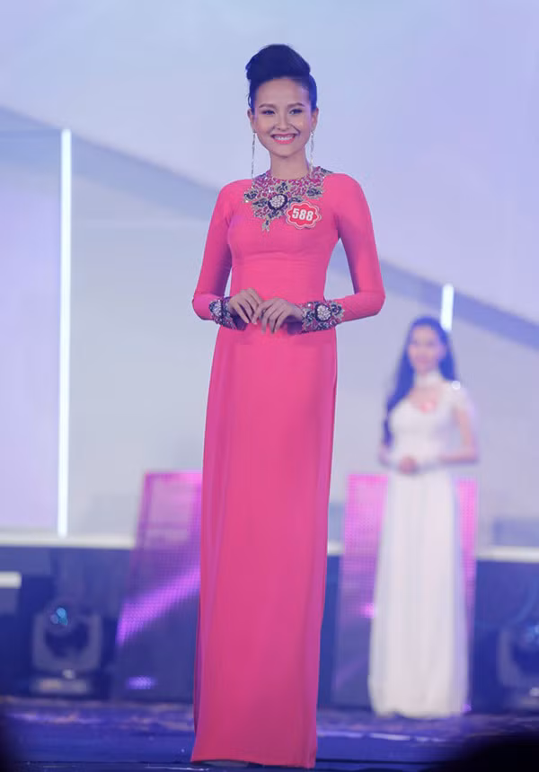 Khánh Ngân chỉ dừng chân ở top 40 của cuộc thi Hoa hậu Việt Nam 2014.