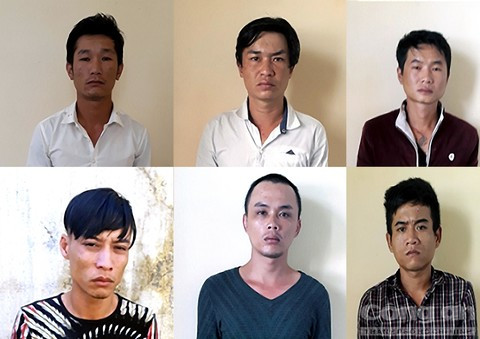 Các đối tượng cưỡng đoạt tài sản tại cơ quan công an. Các đối tượng cưỡng đoạt tài sản tại cơ quan công an.