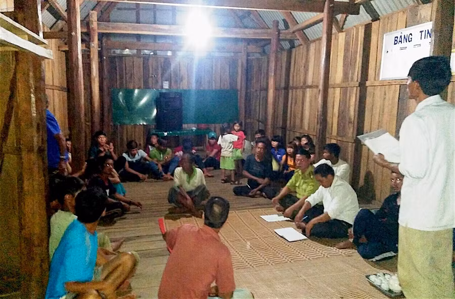 ích cực vận động người dân chung tay trong công tác quản lý, bảo vệ và phát triển rừng. Ảnh: Trần Dung