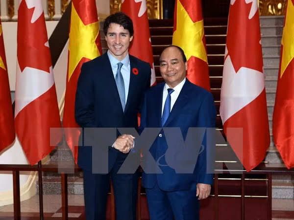 Thủ tướng Nguyễn Xuân Phúc và Thủ tướng Canada Justin Trudeau trước khi tiến hành hội đàm tại Trụ sở Chính phủ.