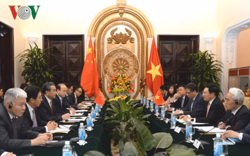 Quang cảnh buổi hội đàm giữa Phó Thủ tướng Chính phủ, Bộ trưởng Ngoại giao Phạm Bình Minh với Bộ trưởng Ngoại giao Trung Quốc Vương Nghị.