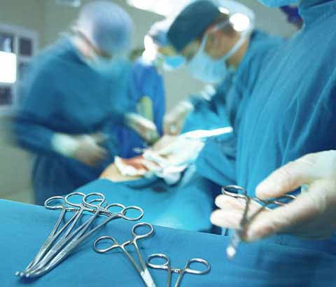  Nhiều quý ông phải nhập viện sau một thời gian liều mình đeo bi cho 