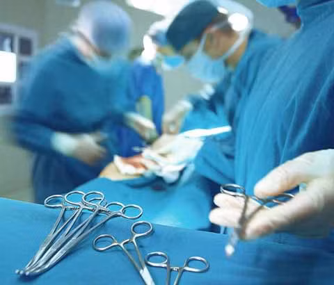  Nhiều quý ông phải nhập viện sau một thời gian liều mình đeo bi cho 