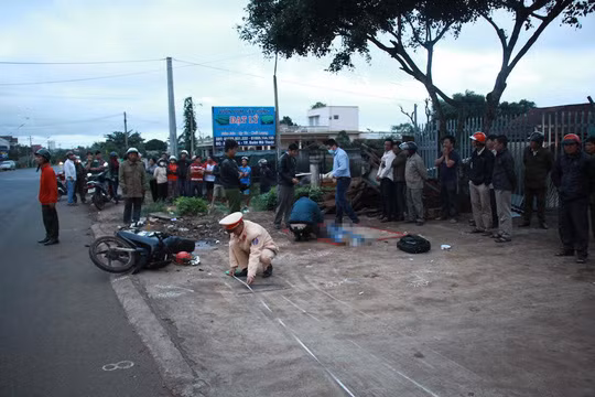 Hiện trường vụ tai nạn làm 2 thanh niên tử vong