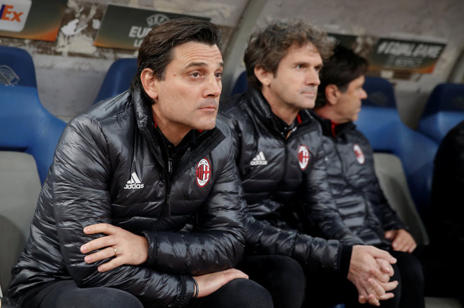 HLV Montella bị Milan sa thải.
