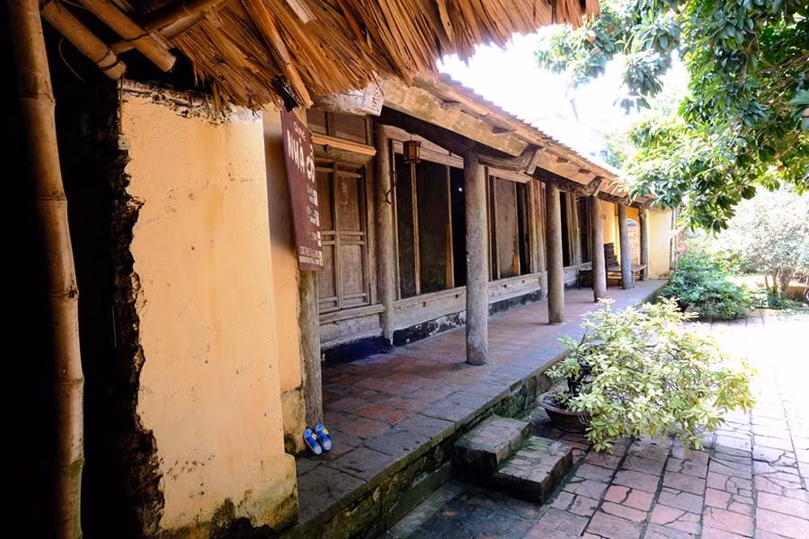 Ngôi nhà cổ xưa trong Làng cổ