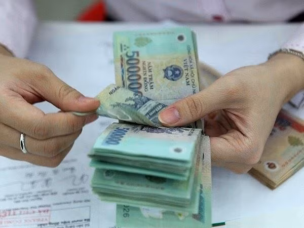 Nhiều ngân hàng đã phải tăng lãi suất huy động để hút vốn