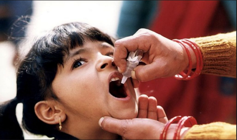 Trẻ em được uống vắc xin phòng bệnh tả - Ảnh: AsianScientist Trẻ em được uống vắc xin phòng bệnh tả - Ảnh: AsianScientist