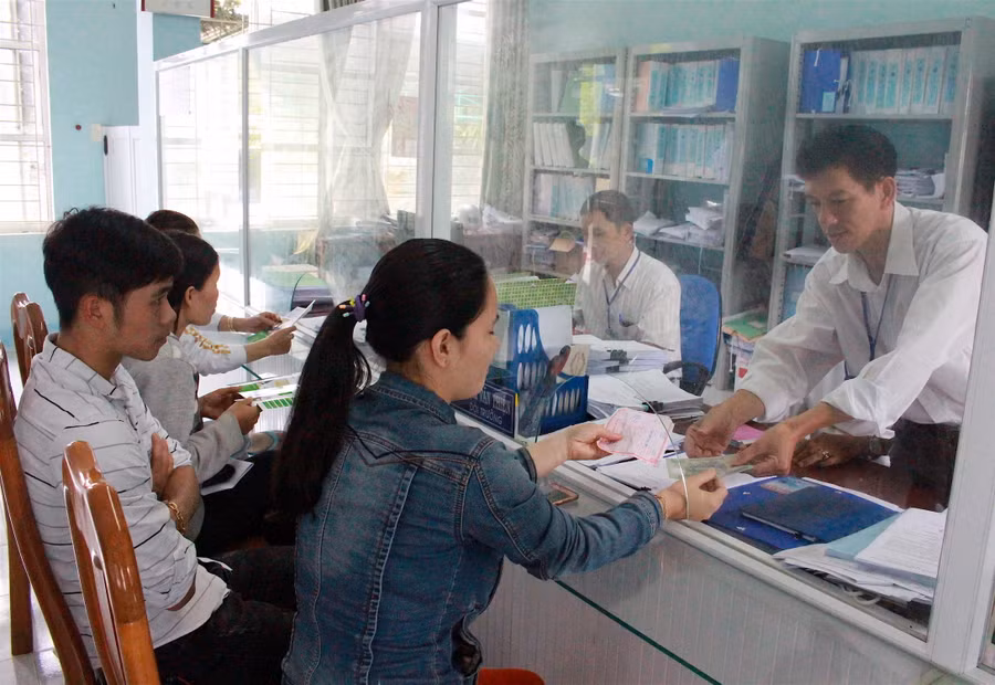 Nhiều giải pháp được huyện triển khai nhằm quyết tâm hoàn thành dự toán thu ngân sách năm 2017. Ảnh: Hồng Thi