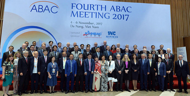  Các đại biểu ABAC chụp ảnh lưu niệm