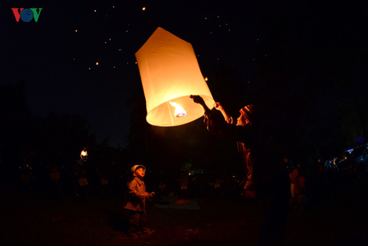 Thái Lan rất coi trọng các hoạt động truyền thống và họ luôn biết cách giữ gìn và phát huy, đồng thời đưa các ngày lễ truyền thống trở thành một sản phẩm du lịch độc đáo.
