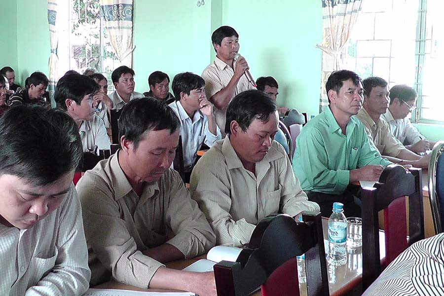 Cử tri phát biểu ý kiến tại buổi tiếp xúc cử tri. Ảnh: Lê Trang Cử tri phát biểu ý kiến tại buổi tiếp xúc cử tri. Ảnh: Lê Trang