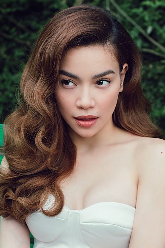 Trên trang cá nhân, thời gian gần đây, nữ ca sĩ Tội lỗi chia sẻ cuộc sống của nhiều hơn: về những chuyến đi đầy ắp tiếng cười, về nhân sinh quan đa sắc màu, về những quan điểm sống đầy yêu thương… Có thể nói, đó đều là những “tín hiệu” rất ấm áp xuất phát từ một trái tim đầy ắp yêu thương.