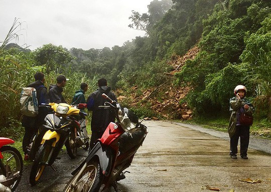 Hiện trường xảy ra vụ sạt lở đất nghiêm trọng. Ảnh: Duy Hiền