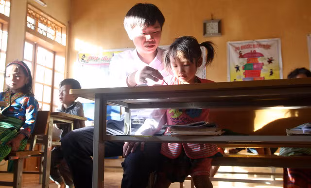 Thầy cô luôn dành tình cảm, quan tâm đến Gống, kèm cặp cho em nhiều hơn để theo kịp các bạn.