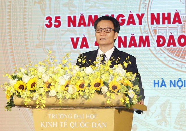  Phó Thủ tướng Vũ Đức Đam phát biểu. 