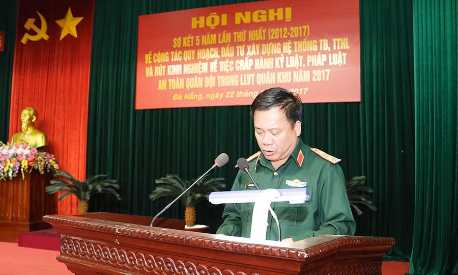  Trung tướng Nguyễn Long Cáng - Tư lệnh Quân khu khai mạc hội nghị. Ảnh: Việt Hùng