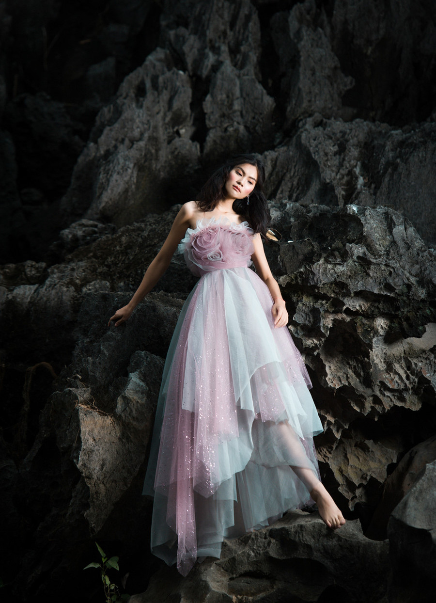 Quán quân Next Top Model 2017 từng chia sẻ: "Tôi nghĩ cứ sống là chính mình, dù an toàn hay nhạt thì tôi vẫn là Kim Dung chứ không phải đang cố tỏ ra cá tính và dữ dội hơn con người thật của mình". Quán quân Next Top Model 2017 từng chia sẻ: