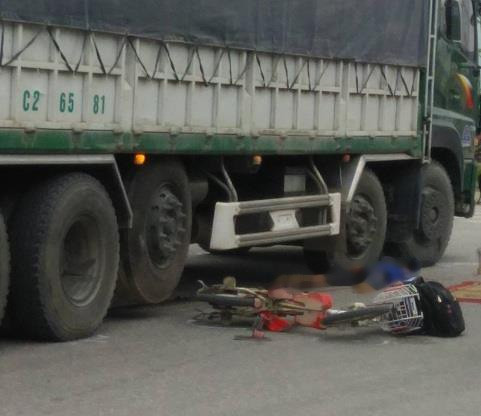 Hiện trường vụ tai nạn thương tâm khiến 2 học sinh thương vong.