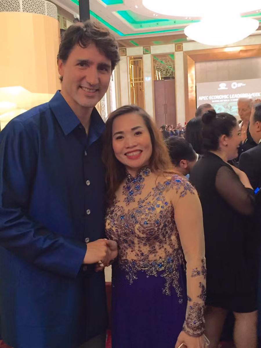 Bà Trần Thị Lan Anh giám đốc L'amant Cùng với Thủ Tướng Canada tại Tuần Lễ Cấp Cao APEC Vietnam 2017