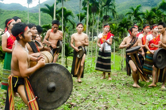 Lễ hội của người Rơ Măm. Lễ hội của người Rơ Măm.