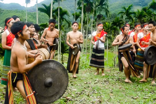 Lễ hội của người Rơ Măm.