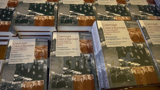 Bìa cuốn sách tư liệu lần đầu ra mắt Liên Xô và Việt Nam trong cuộc chiến tranh Đông Dương lần thứ nhất. Bìa cuốn sách tư liệu lần đầu ra mắt Liên Xô và Việt Nam trong cuộc chiến tranh Đông Dương lần thứ nhất.