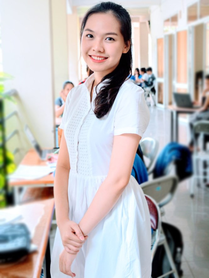 Linh Chi đã có sự chuẩn bị kỳ công để trở thành tình nguyện viên của APEC. Linh Chi đã có sự chuẩn bị kỳ công để trở thành tình nguyện viên của APEC.