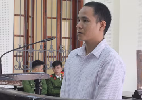 Nguyễn Hữu Cường tại tòa sáng 14-11.