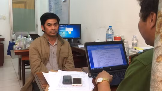 Lê Hoàng Lực tại cơ quan điều tra. Ảnh do công an cung cấp Lê Hoàng Lực tại cơ quan điều tra. Ảnh do công an cung cấp