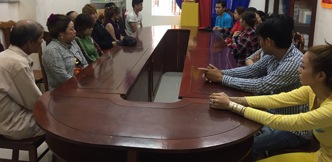 Các con bạc bị triệu tập về cơ quan công an phục vụ điều tra. Các con bạc bị triệu tập về cơ quan công an phục vụ điều tra.